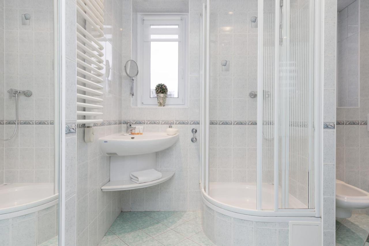 Family Apartment Bogatynska Bemowo By Noclegi Renters Варшава Экстерьер фото
